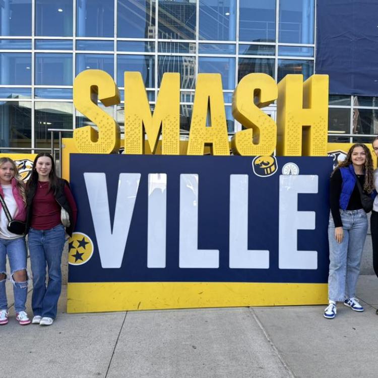  W3/W4 4-H Teens go to Leadership Hockey Predators Game