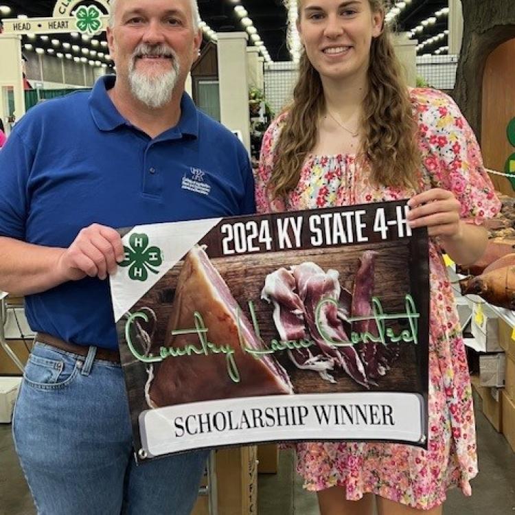  Harper Ritchey receives Country Ham Scholarship